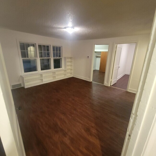 RENT SUX - 1200 JENNINGS - RENT SUX - 1200 JENNINGS Apartment Unit 903 12th St