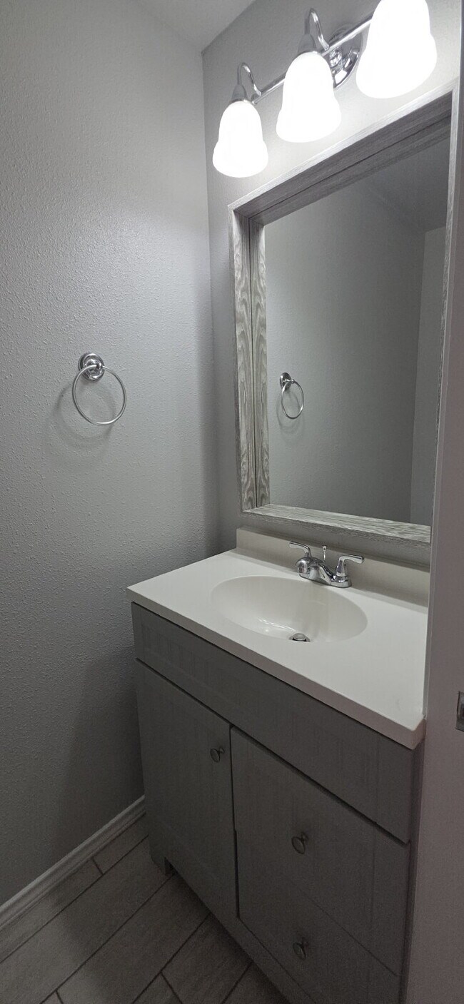 Photo - 2 bedroom with a large & fenced yard