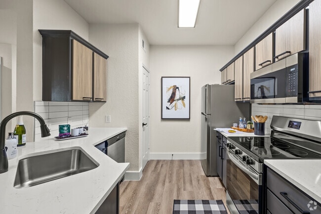 2BR, 2BA - 1,137SF - Kitchen