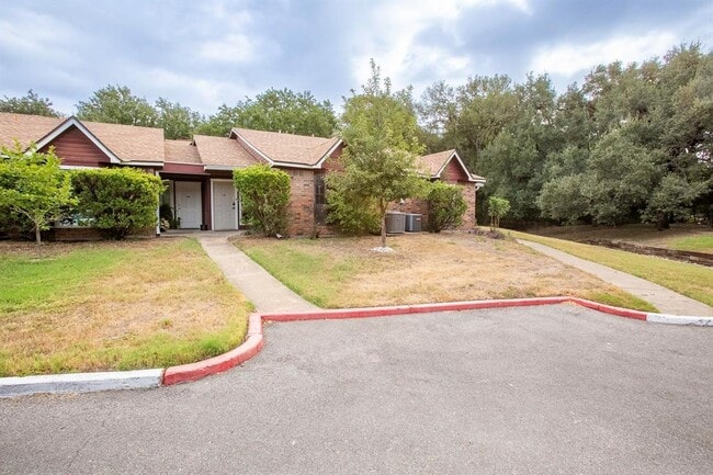 Building Photo - 1601 Faro Dr Unit 1603