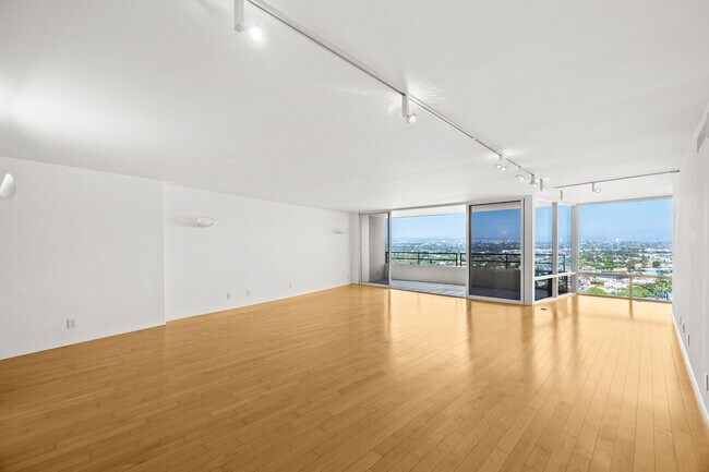 Photo - 4316 Marina City Dr Unit 1033