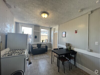 Building Photo - 160 Endicott St Rental