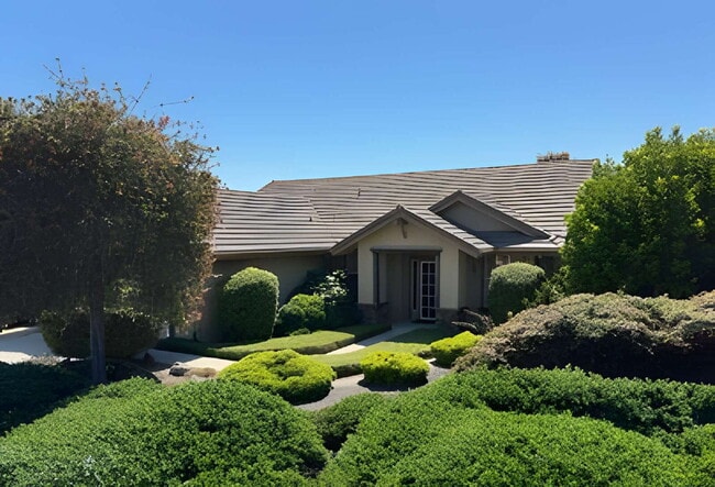 Building Photo - Prestigious Highlands Home for Lease