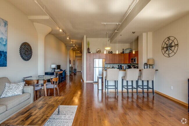 1 BR, 1 BA - 1,153SF