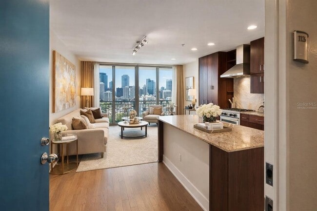 Photo - 1208 E Kennedy Blvd Unidad 1126