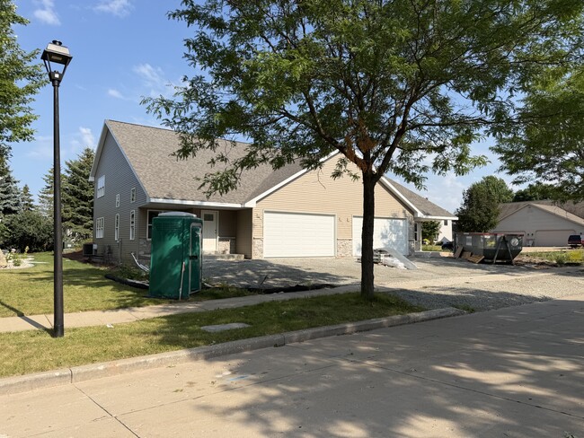 Building Photo - 765 Highview Ln Unit 765 Highview Lane