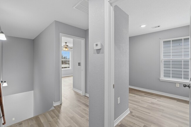 Building Photo - 16680 E Ivanhoe St