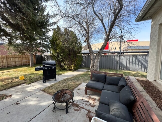 Photo - 1647 E Woodland Ave