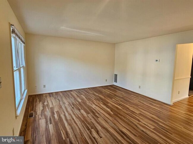 806 Grove Ave