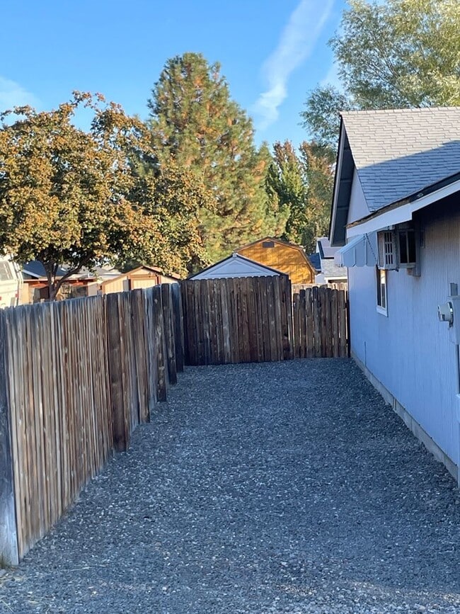 Photo - 3 Bedroom / 2 Bathroom Home in SW Redmond