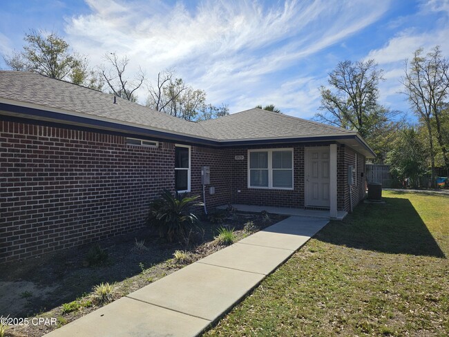 Photo - 1915B Michigan Ave Townhome