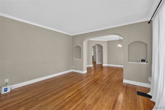 Photo - 109 Handlan Ct