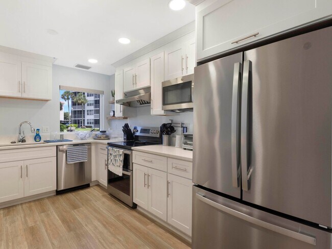 Photo - 911 Gardenia Dr