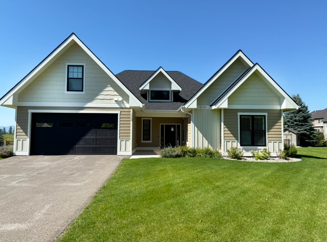 Building Photo - Stunning Kalispell Home