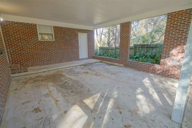 1804 Skyland Dr