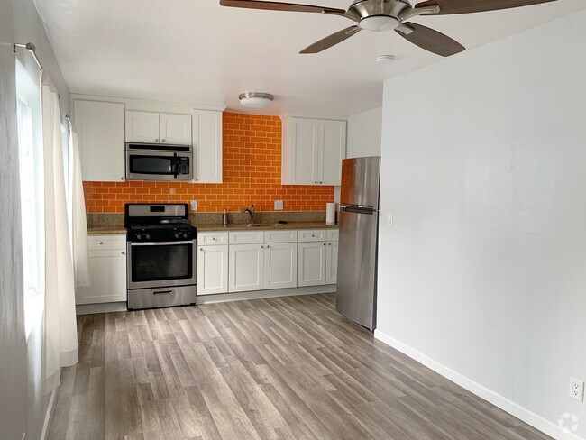 Building Photo - Duplex for rent in Mount Hope/Golden Hill! Rental