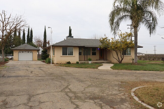 Building Photo - 14127 S Fowler Ave Rental