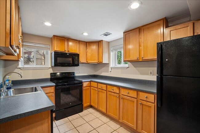 Photo - 3211 11th St NW Unit 2