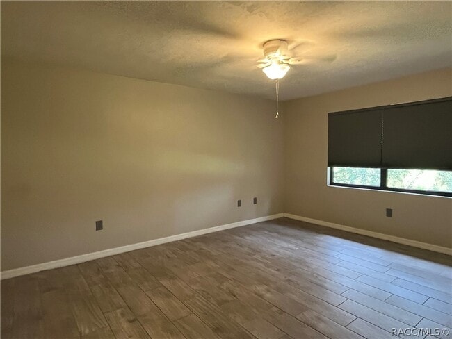Photo - 600 E Gilchrist Ct