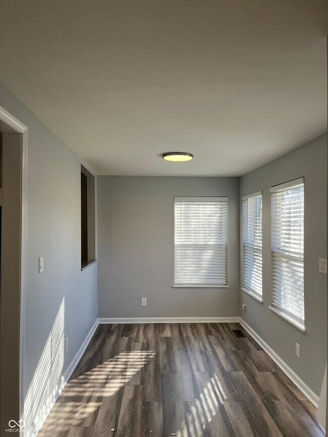 Photo - 838 N Temple Ave