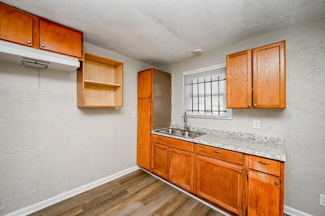 Photo - 7221 S Hall St Casa