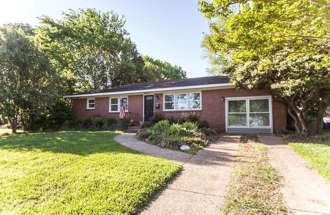 Building Photo - 4753 Holladay Rd Rental