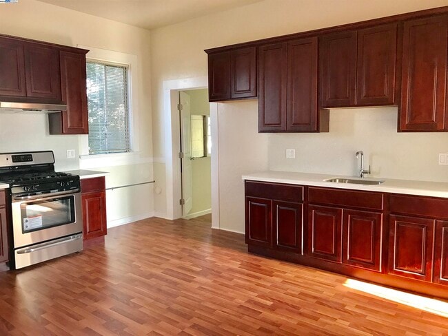 Photo - 1707 Lincoln Ave Unit B