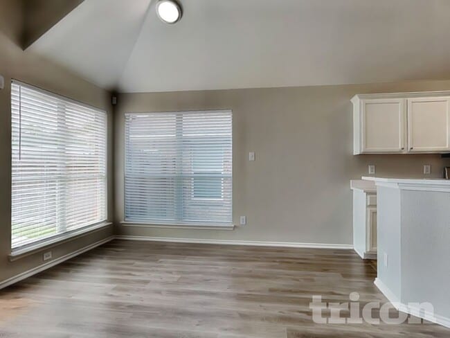 Photo - 132 Tall Meadow St