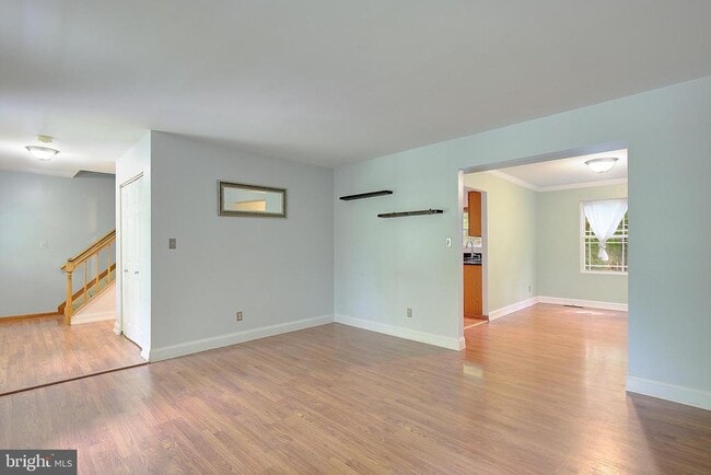 Photo - 48 Radcliffe Dr