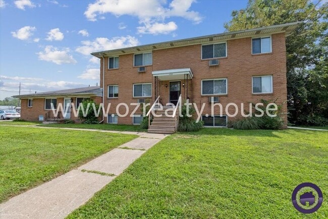 Photo - 1733 Christian Ave