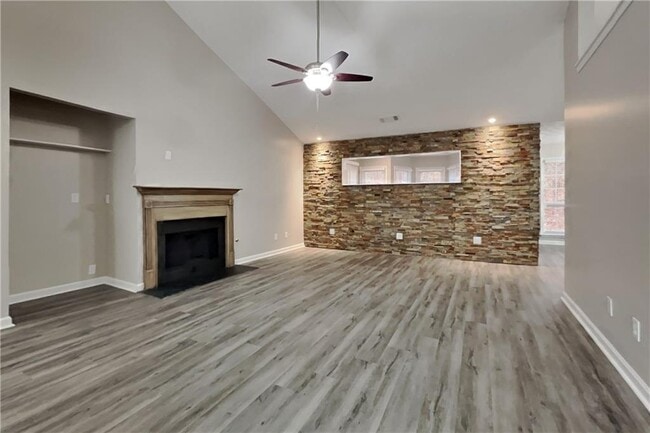 Photo - 5415 Windcrest Ln