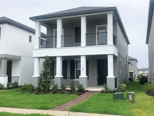 Building Photo - Beautiful 3/2.5 Newly Appointed Home with ...