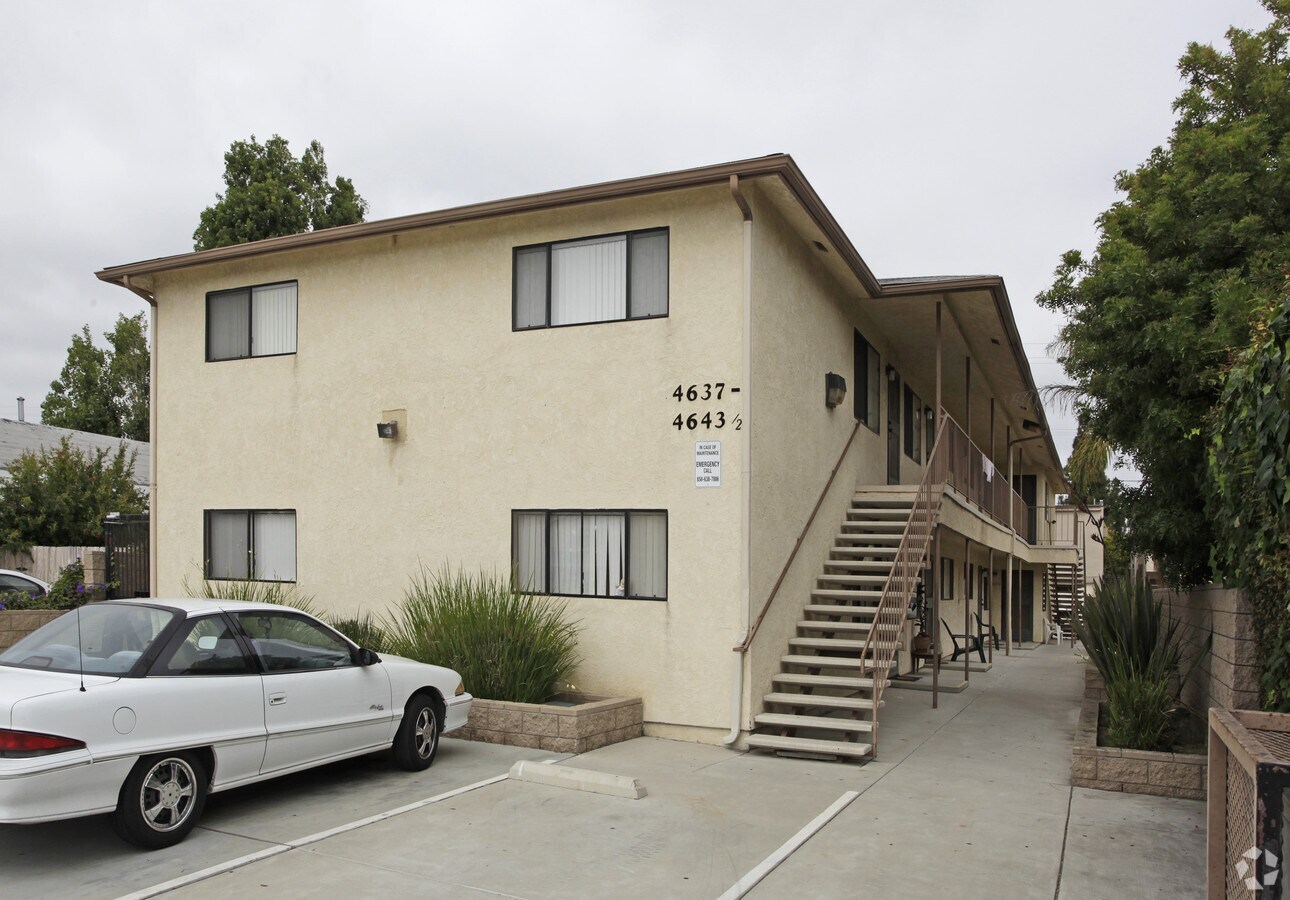 Photo - 4637-4643 Hamilton St Apartments