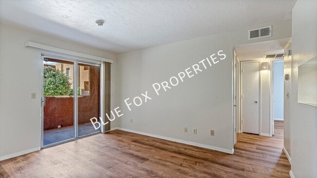 Photo - 1810 E Blacklidge Dr Unit 102