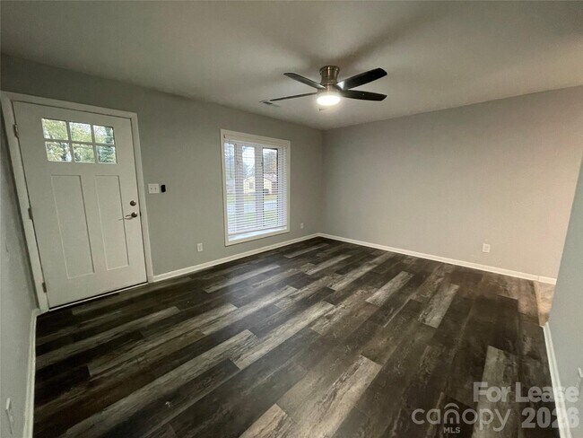 Photo - 2815 Ravencroft Dr