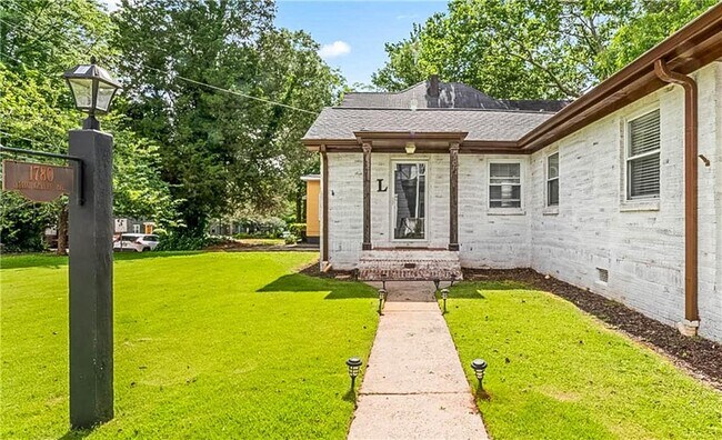 Photo - 1780 John Calvin Ave House