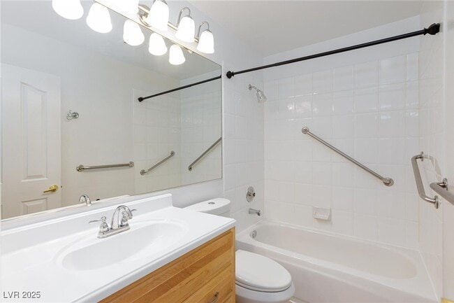 Building Photo - 10022 Catalina Canyon Ave Rental