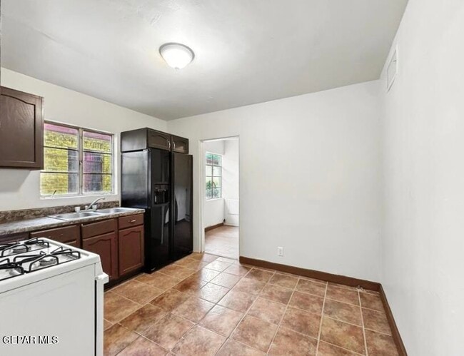 Photo - 3425 Savannah Ave