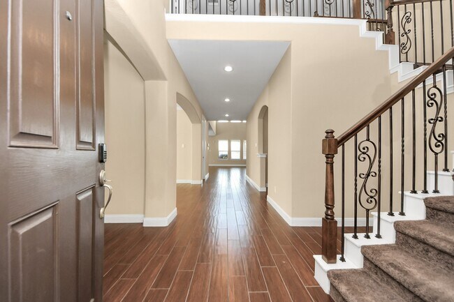 Building Photo - 27419 Canyon Reach Dr