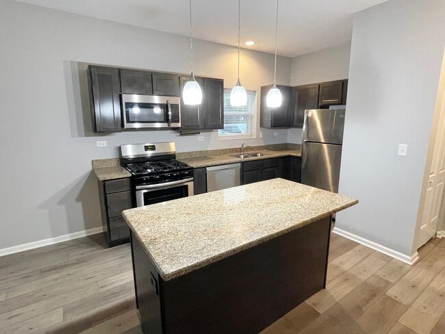 Photo - 809 E Main St Unidad 1E