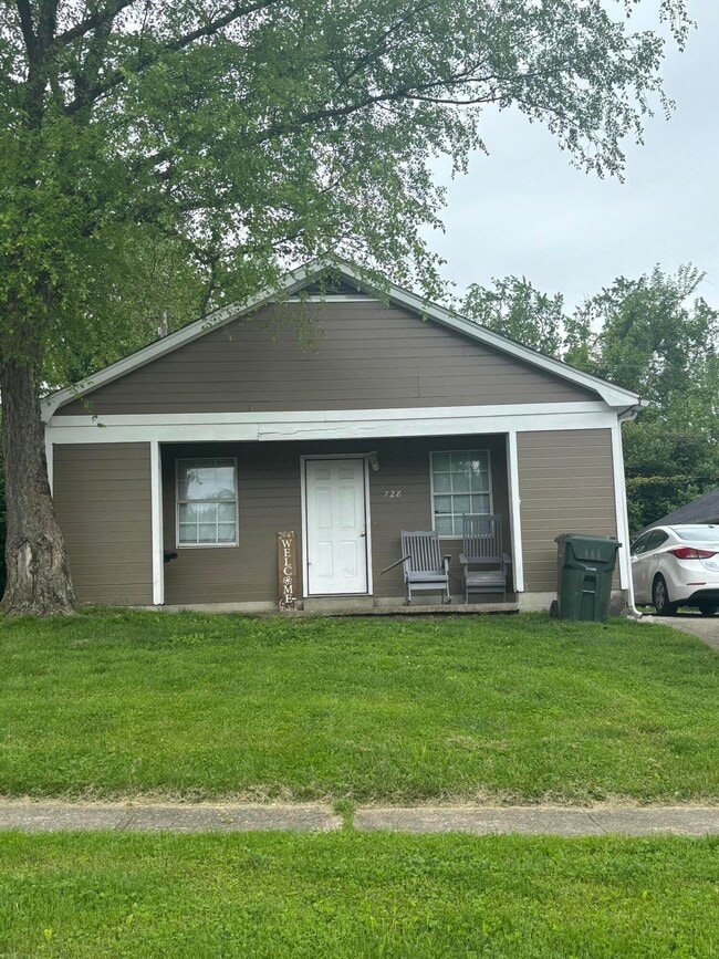 Photo - 728 Gatehouse Pl
