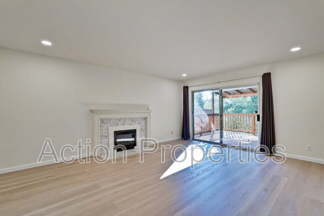 Photo - 3322 Shasta Dr