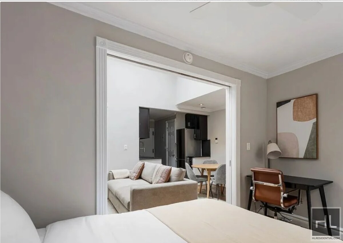 Photo - CHRISTOPHER ST. Unidad 15