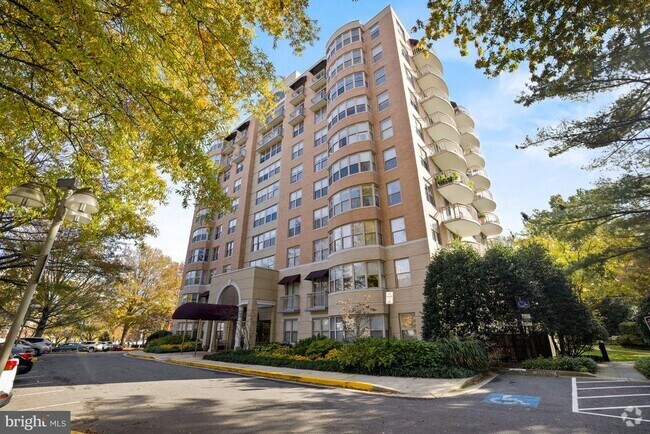 Building Photo - 5000 Battery Ln Unit 1005 Rental