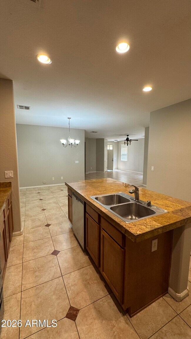 15389 W Bloomfield Rd