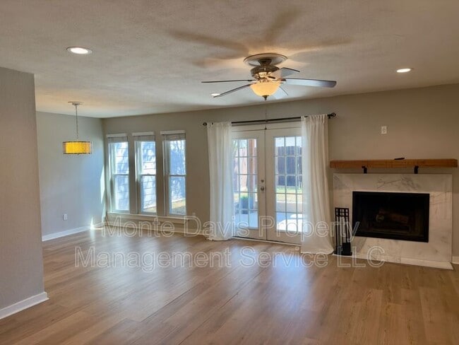 Photo - 7911 Parliament Pl