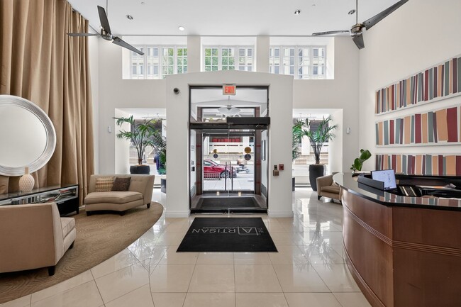 Photo - Penn Quarter 1BR Condo with Balcony, Garage Parking, Storage, Concierge, and Rooftop Deck. Unidad 802