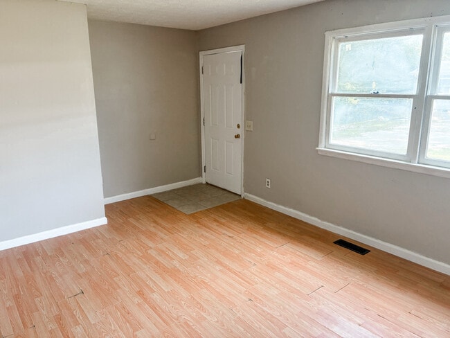 Building Photo - 90 Bambi Ct Unit 2 Rental