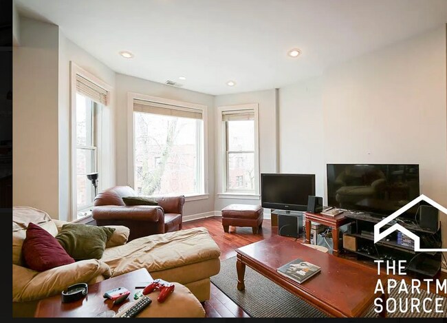 Photo - 665 W Cornelia Ave Unidad 3