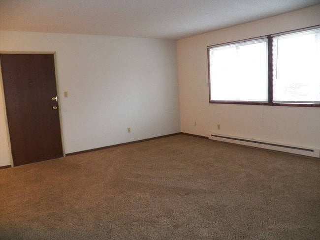 Photo - Large 2 bedroom! Move In Special!!